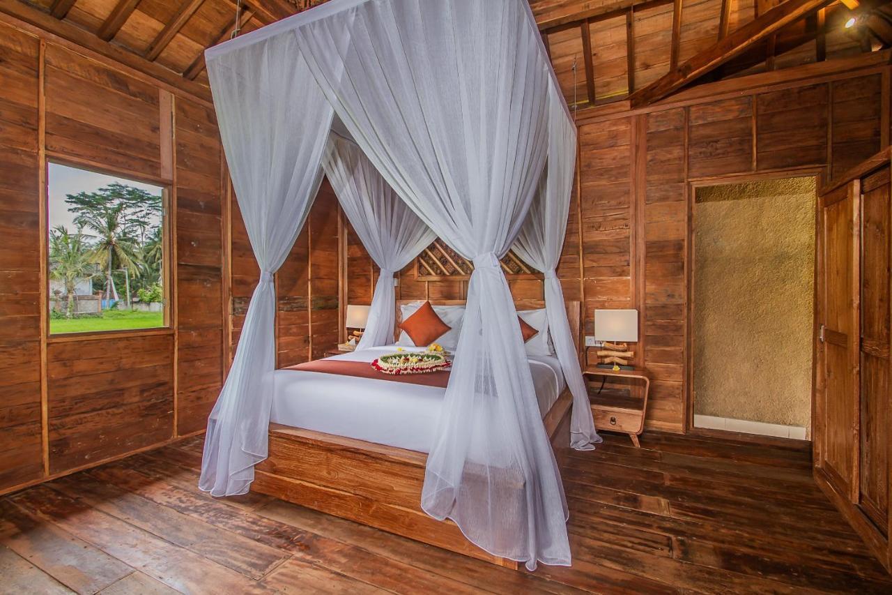 Santris Villa *
